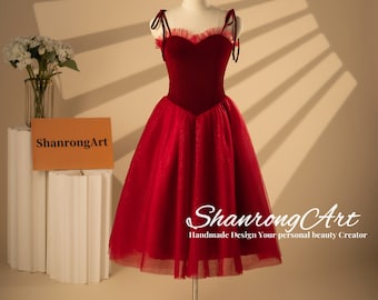 Burgunder Flanell-Brautjungfernkleider mit Riemen, Prinzessin Abschlussball-Partykleid mit Tüllrock, Rüschen-Schatzhals-Hochzeitskleid