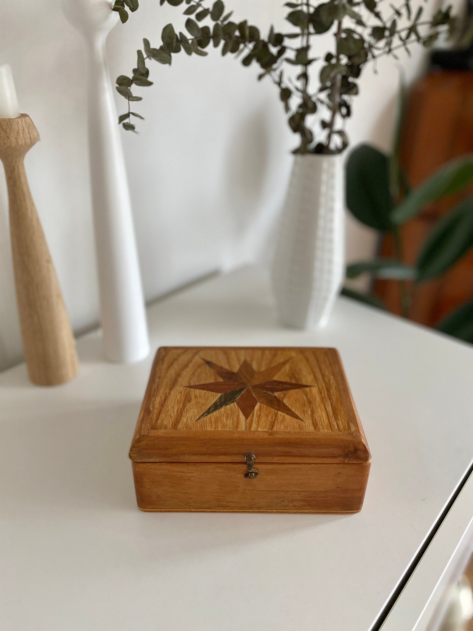 Alte Kiste aus Holz mit Spiegel und Kompassrose Intarsien ...