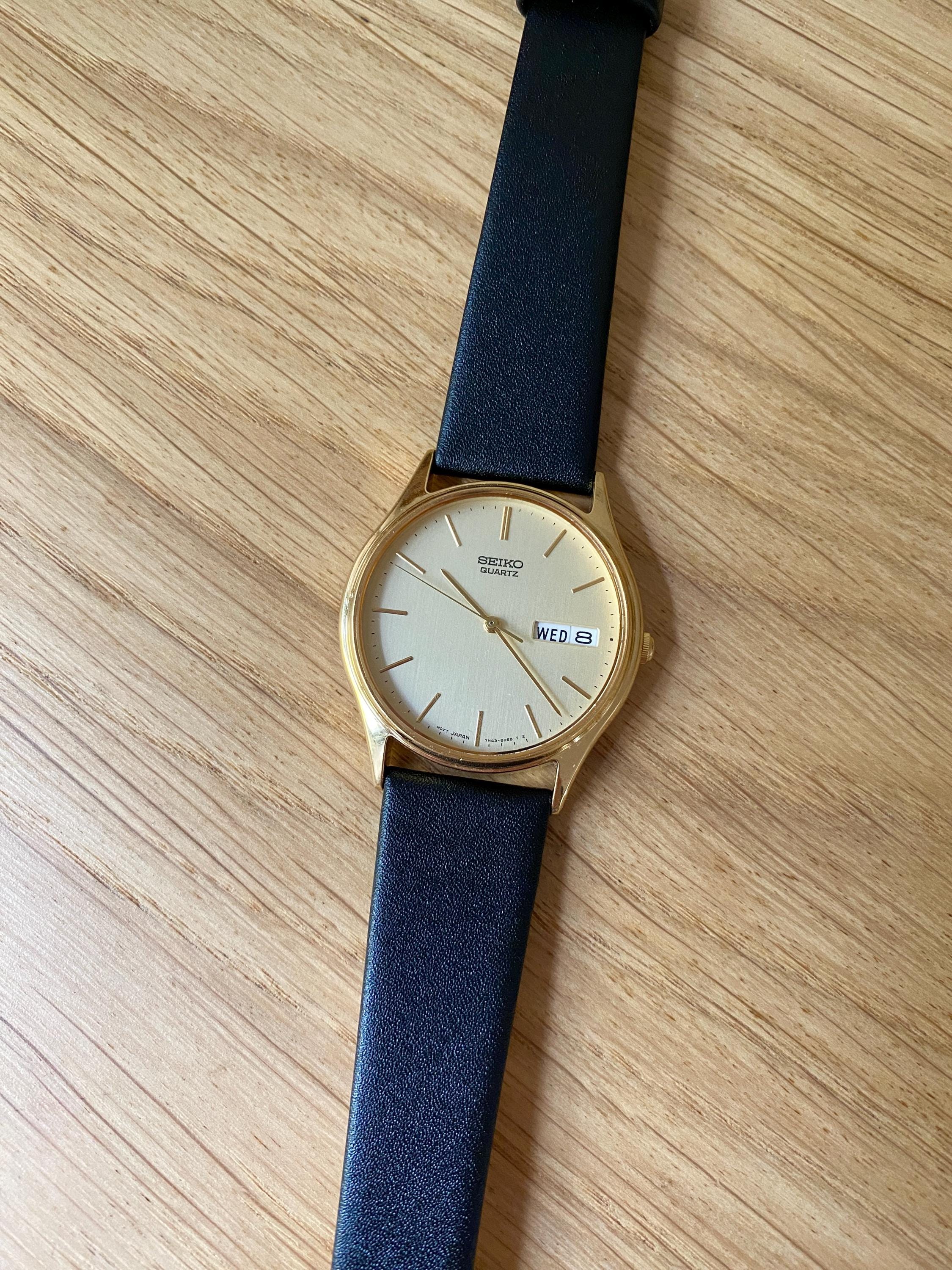 Gold wristwatch by Seiko for women | very good condition | like new leather strap | vintage | gold | quartz | ladies' watch | retro