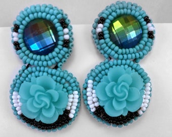 Turquoise beaded earrings with flower