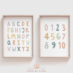 Alphabet & Zahlen mit Buntstiften geschrieben, SET von 2 Lerndrucken, pastell erdige Farbe, Kinderzimmer pädagogische Wandkunst, ABC 123 Poster