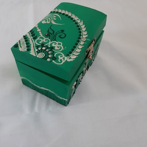Beautiful Hand Painted Jewellery / Keepsake Box