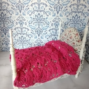 Crochet Fan Bedspread 1:12 Scale/Afghan/Crochet Afghan/Miniature Dollhouse Throw