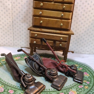 1:12 Scale Vintage Vacume Cleaner/Vintage Dollhouse Vacuum/Plastic Accessories