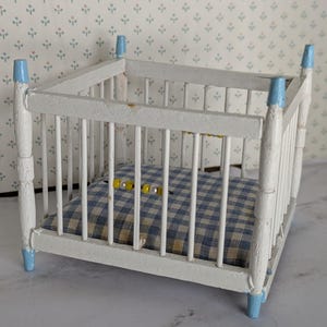 1:12 Scale Playpen Dollhouse/Vintage Dollhouse Furniture