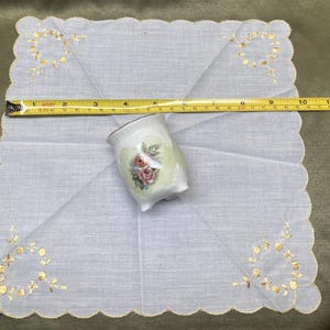 Miniaturowy, ręcznie malowany, porcelanowy pojemnik na wykałaczki | Zabytkowy organizer na patyczki kosmetyczne, falista chusteczka