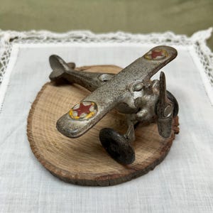 ANCIEN AVION SCULPTURE BOIS , hélice bois , socle métal et