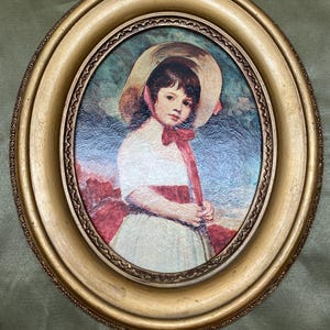 VICTORIAN Print in of Child in Oval Wood Frame Wall Art| Historyczne dzieci w oprawionych wydrukach | Dekoracja ścienna do pokoju dziewczęcego | Owalne złote ramki drewniane