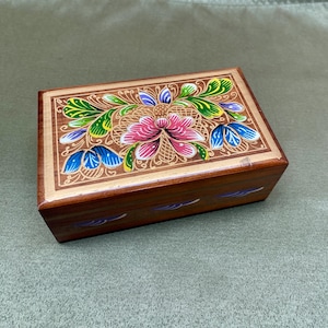 Handpainted WOOD Lidded Box with Flowers on Top| Folk Art Painted Wood Trinket Box|Collectible Trinket Keepsake or Jewelry Box