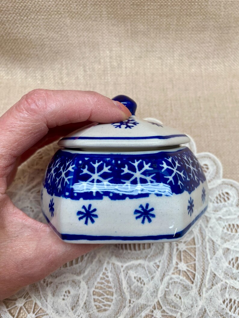 Handpainted POLISH Pottery Small Trinket Dish With Removeable Lidblue