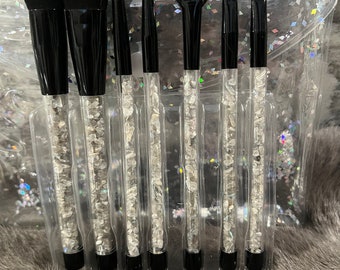 Set di pennelli per il trucco con pietre preziose: pennelli neri da strega con scaglie di labradorite