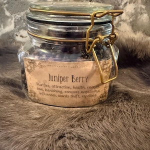 Juniper Berry - Juniper - Apothecary - Herb - Spell Ingredients - Organic Herbs - Purification - Healing - Mojo Bag - Spell Jars