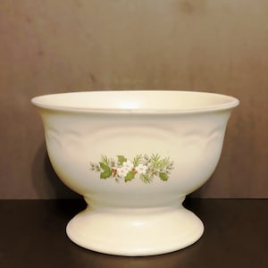 Pfaltzgraff 6&quot; Footed &quot;Christmas Heirloom&quot; Bowl