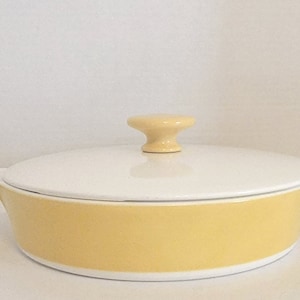 Mid-Century Yellow and White Corning Ware 8-1/2&quot; Skillet With Lid