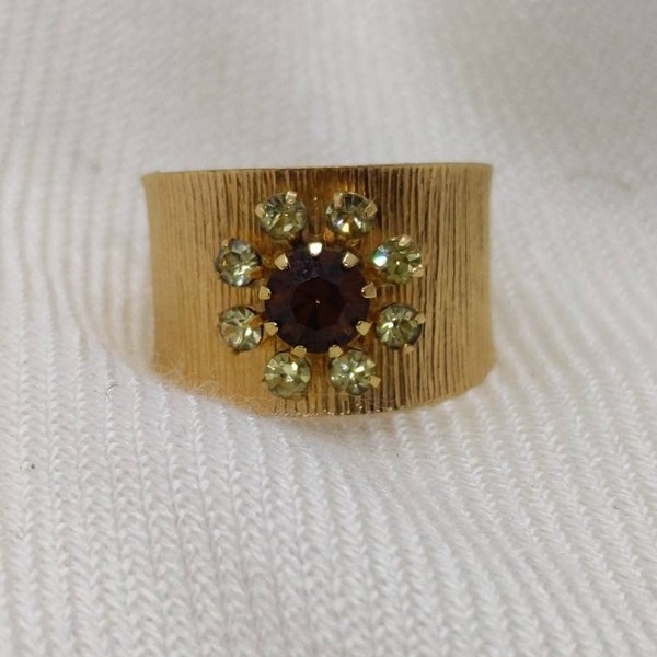 Sarah Coventry Adjustable Floral Ring Garnet/Peridot colored stones