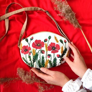 Delicate women&#39;s shoulder bag with painted flowers, crossbody purse for women, mothers day gift, personalized hand painted gift for mom