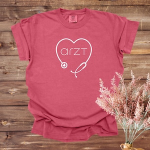 Arzt doktor stethoscope Unisex garment-dyed heavyweight t-shirt, for German doctors, German speaking medical professionals, medical students