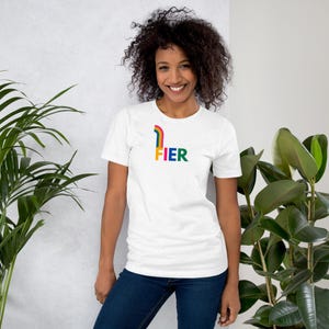 Fier dumny t-shirt unisex, francuska koszulka dumy na prezenty LGBTQIA, odzież z okazji miesiąca dumy dla osób mówiących po francusku, fier vêtements, cadeaux arc en ciel