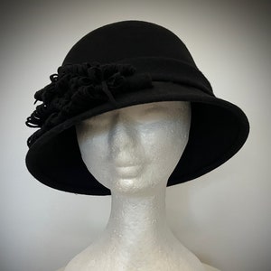 Vintage 1920s Style Wool Cloche Hat - Black