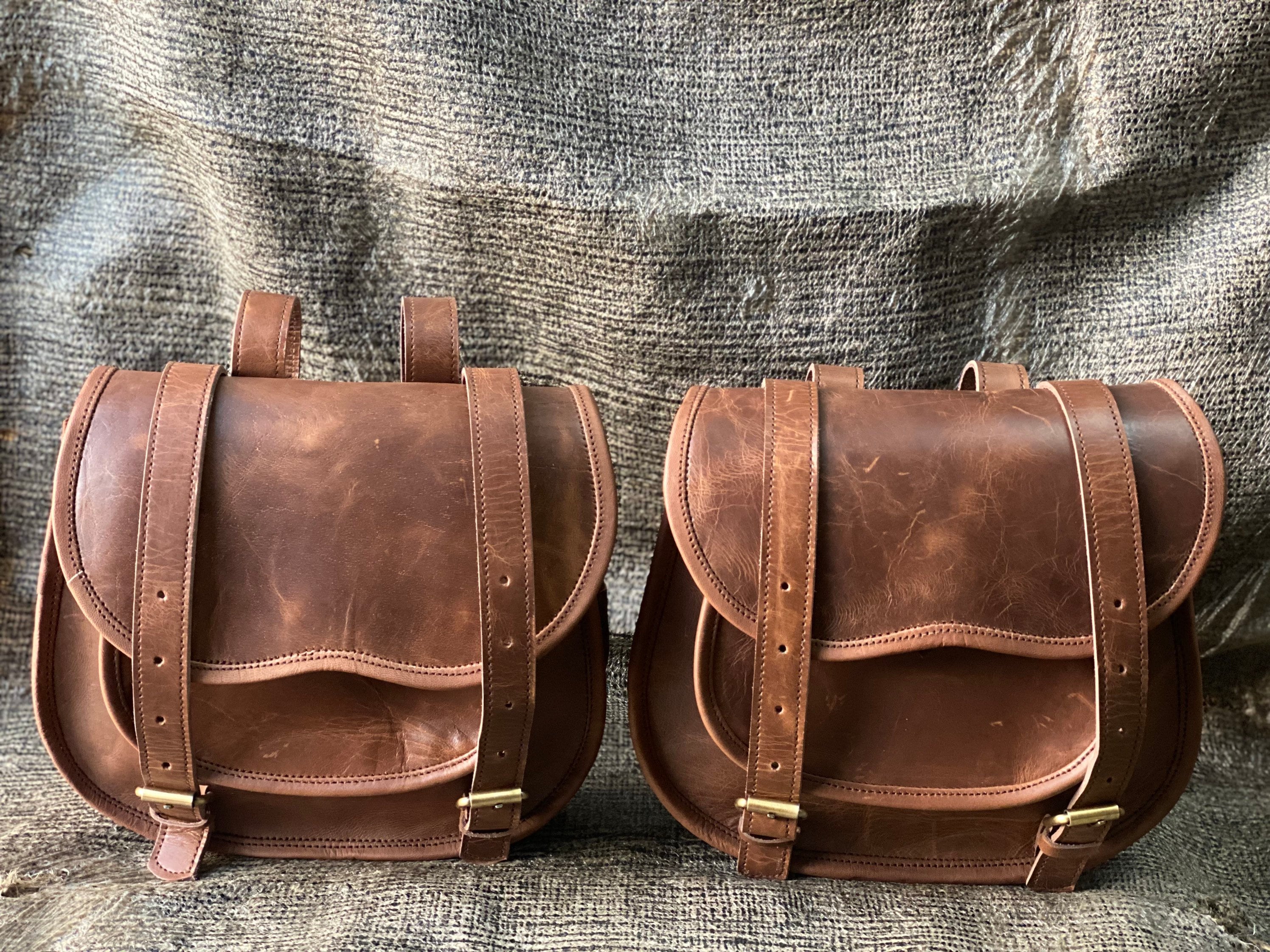 Lederen zadeltas motor pouch bruin koe huid tas fietstas zadeltassen voor sportscasters set van twee tassen beste kerstcadeau voor hem Etsy Nederland