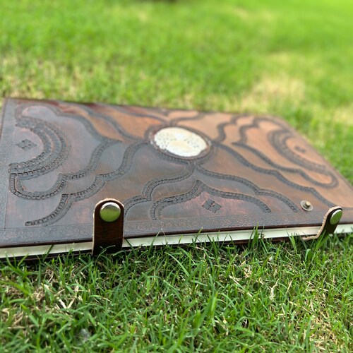 Handmade Leather shops Journal Flower Embossed Diary Refillable Journal Sketchbook Notebook Writers Book Office Poetry Diary Best Gift For Him/Her