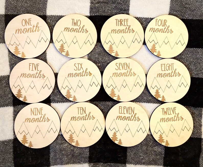 Monthly milestone photo discs