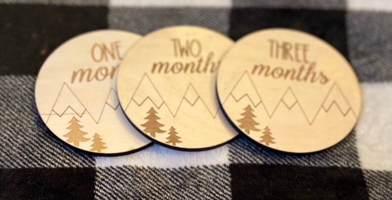 Monthly milestone photo discs
