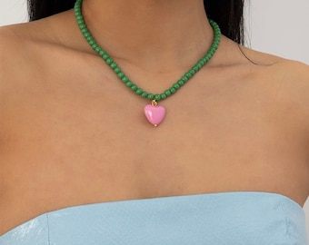Y2k necklace, chunky heart pendant necklace, green necklace, two tone necklace, y2000 necklace, bread necklace with heart pendant