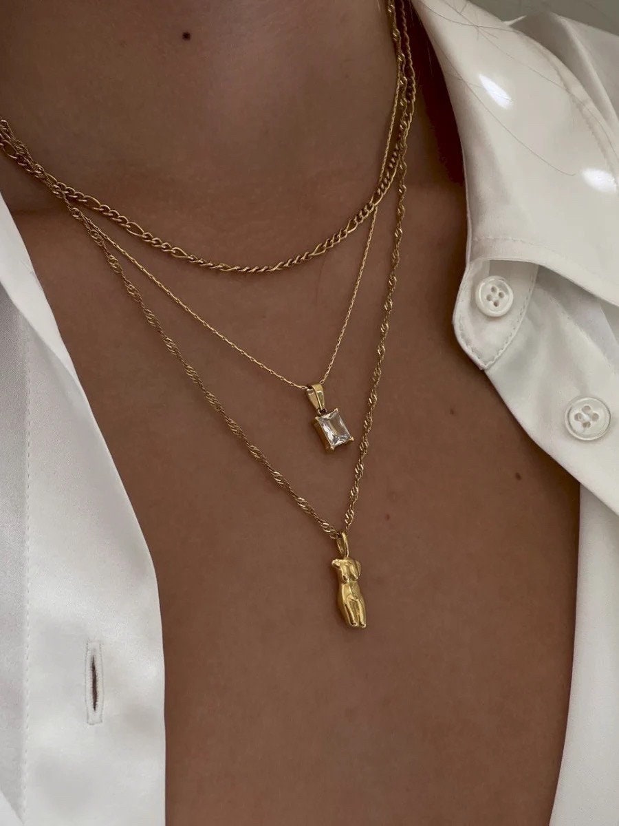 18k Gold Female Silhouette Pendant Necklace, Body Sculpture Necklace