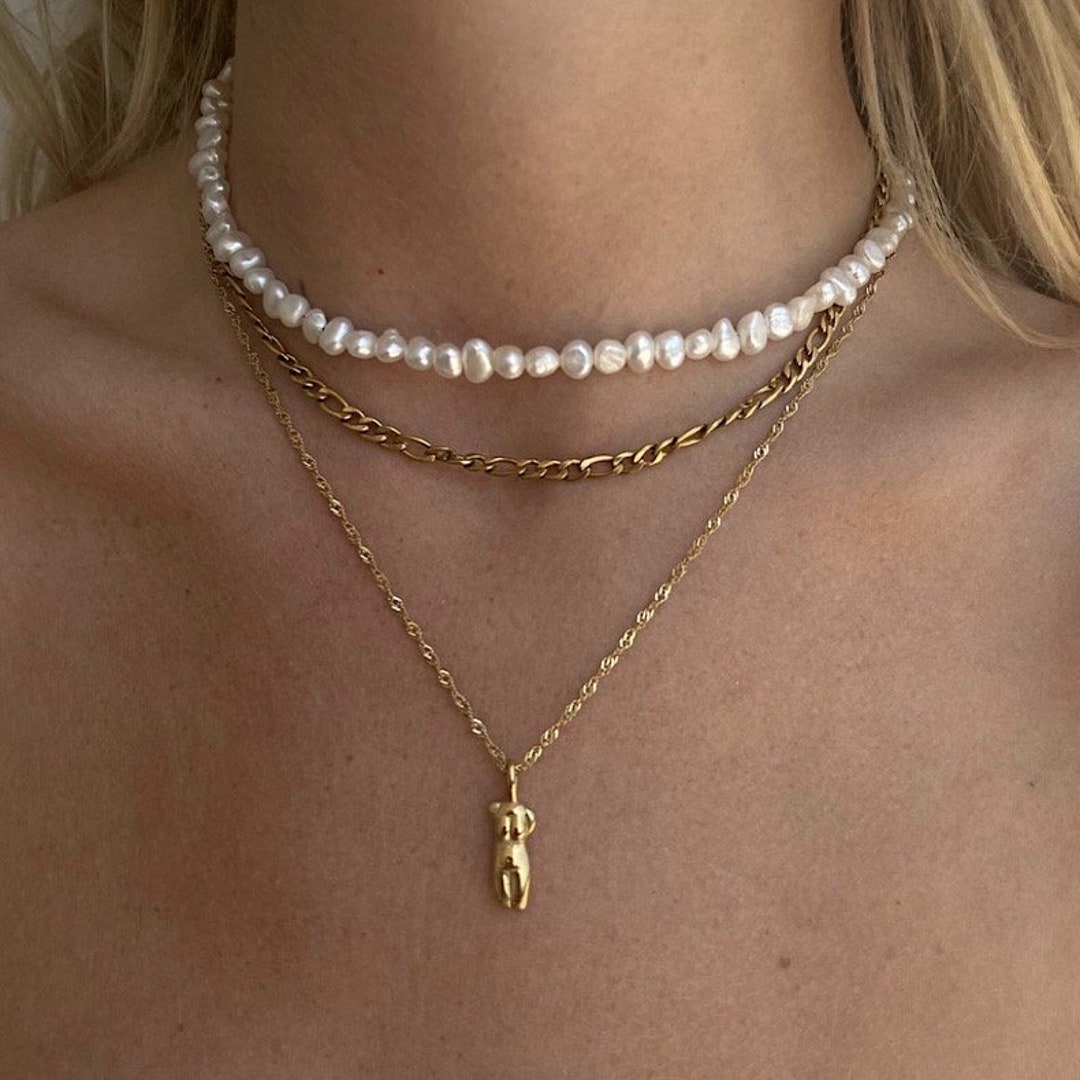 18k Gold Female Silhouette Pendant Necklace, Body Sculpture Necklace