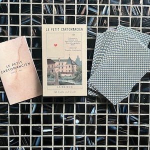 Le Petit Cartomancien | Jeu de cartes Oracle vintage | French Deck publié pour la première fois en 1875 à Paris |  Télécopieur Lenormand pour lectures psychiques