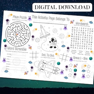 Puede incluir: Una página de actividades de descarga digital en blanco y negro con rompecabezas con temática espacial. Incluye un laberinto, una búsqueda de palabras, un revuelto de palabras, un punto a punto y un juego de espías. Presenta astronautas, cohetes, planetas y estrellas.
