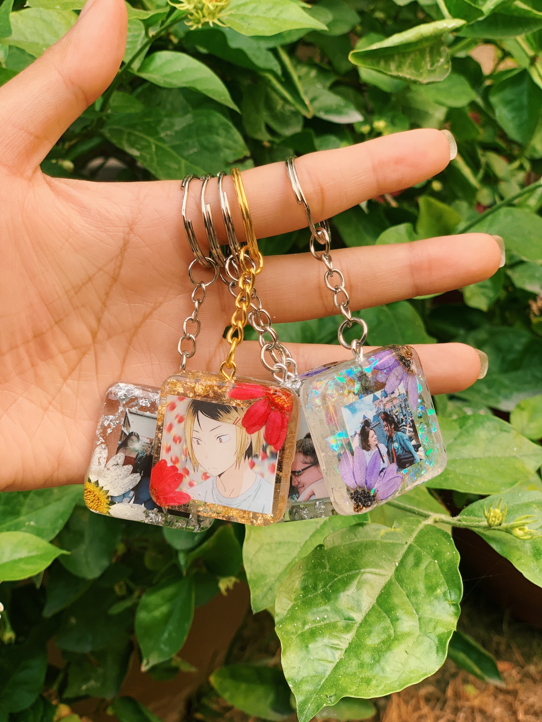 Custom Anime Resin Photo Keychain Custom KPOP Resin Photo Etsy UK
