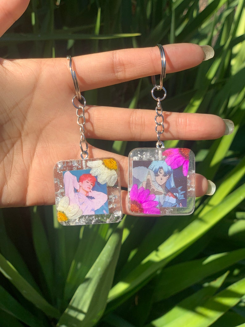 Custom Anime Resin Photo Keychain Custom KPOP Resin Photo Etsy