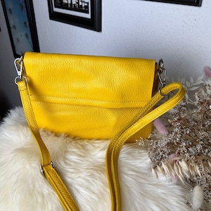 Gelbe oder rote Crossbody Lederclutch personalisierte Clutch Handtasche made in Italy Leder Handtasche Abendtasche Geschenkidee Freundin