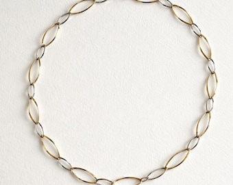 Collar de eslabones ovalados con corte de diamante trenzado bicolor de 14 quilates