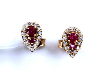 Exquisite Damen Birnen Ohrstecker 18k Rose Gold Halo mit Natürlichen Runden Diamanten und Rubinen