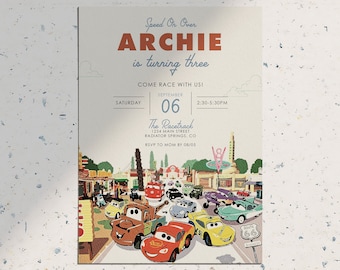 Invitación de cumpleaños de Cars de Disney con el Rayo Mcqueen Porsche y Mater de Radiator Springs