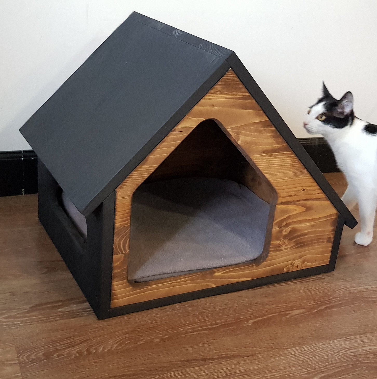 cat bed with roof