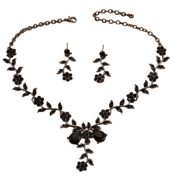 Black Jewelry Dainty Necklace Earrings Set Gothic Black Wedding Bridal Jewelry Set Dark Black Rose Floral Pendant Choker Rhinestone Necklace