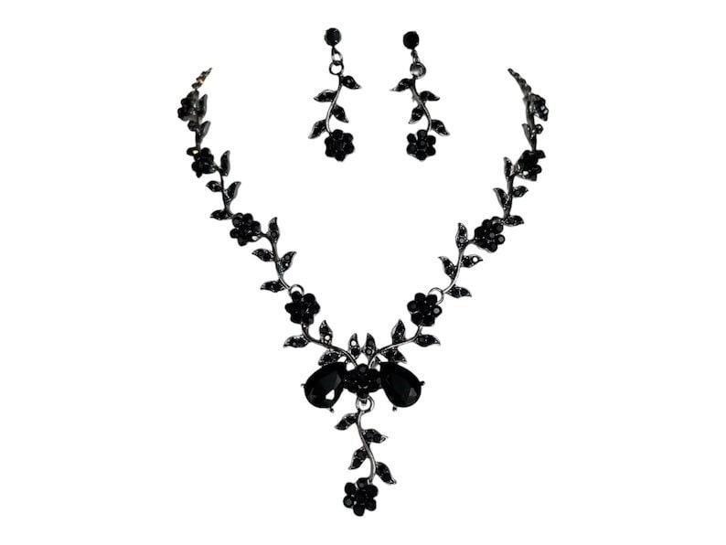 2024 Manufacturers Wholesale Drop Stainless Steel Crystal Necklaces And Women's Earrings Girls Jewelry Set Party Gift New Trend