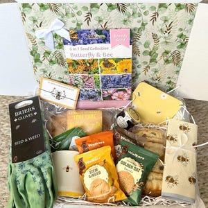 Afternoon Tea Hamper with Bee Mug | Gardeners Afternoon Tea Hamper | Free Delivery