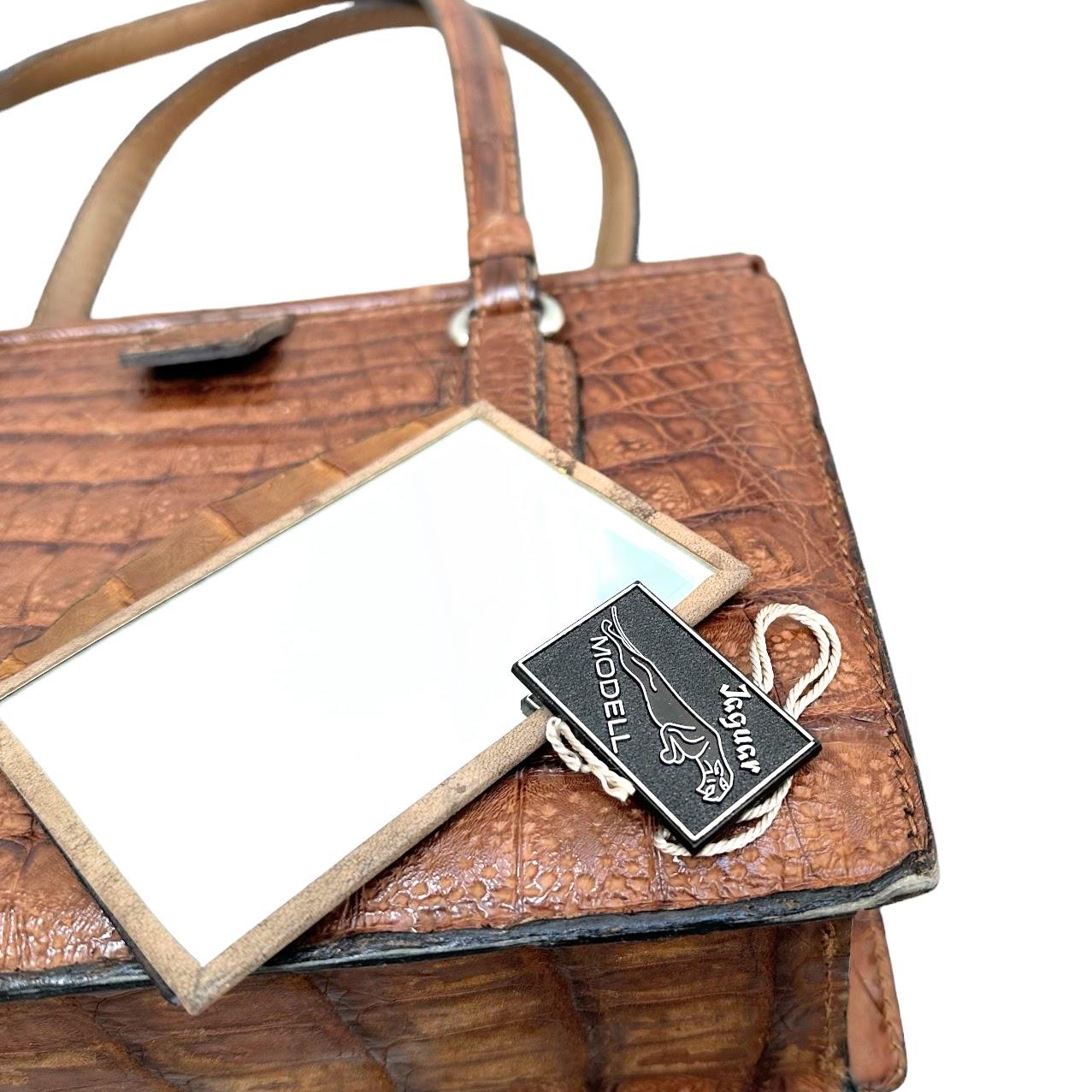 Elegant Vintage JAGUAR Leather Top Handle Bag - Alligator/croc