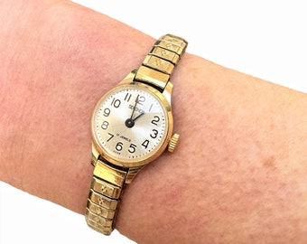 Vintage 70's Sekonda USSR Mechanical Hand-Wind Ladies Watch - 17 Jewels - Expandable Bracelet Strap - Excellent Working Order