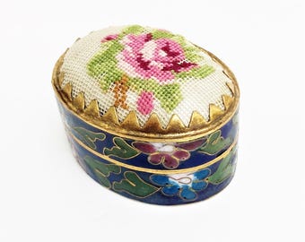 Pudełko na pigułki w stylu vintage z motywem kwiatowym Cloisonne, emaliowane Petit Point