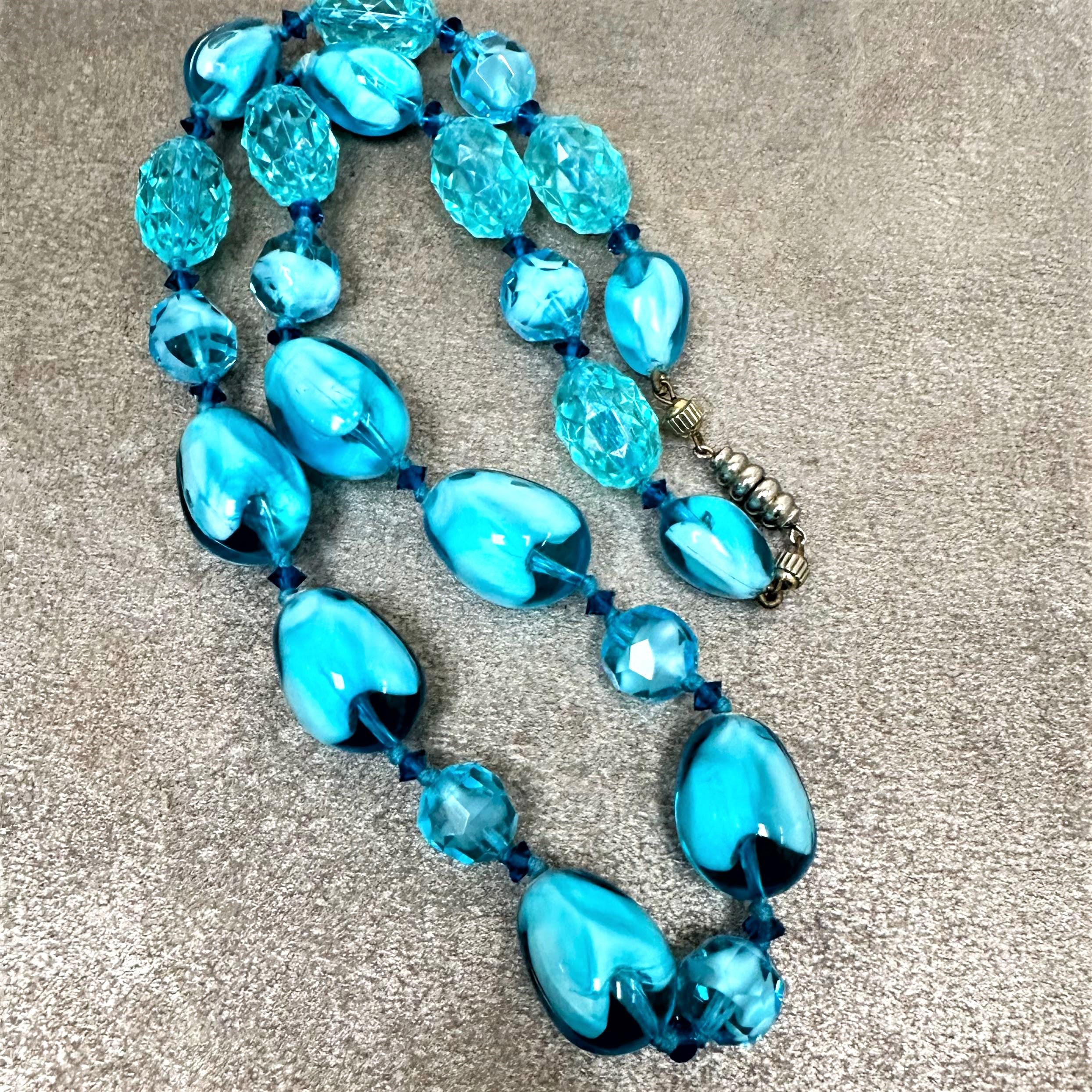 ANCIEN COLLIER PERLES de verre et cristal fermoir argenté à vis