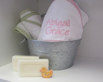 Monogrammed Towel for Baby, Baby Gift Personalized, Baby Shower Gift, Baby Gift, Embroidery Baby Towel