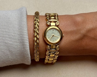 GUCCI - Swiss made quartz women's watch , mod. 3900L - Etsy 日本 GUCCI - Swiss made quartz women's watch , mod. 3900L - Etsy 日本