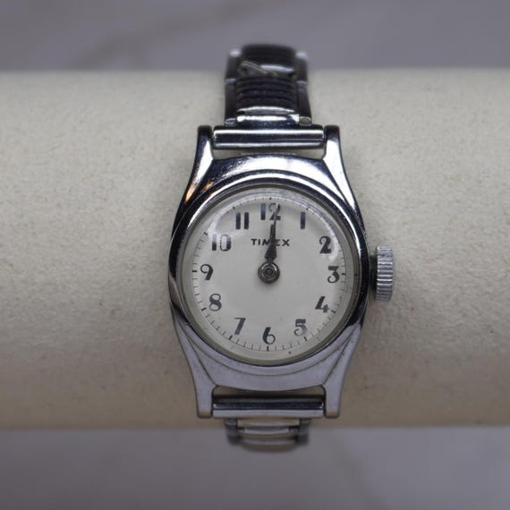 Vintage Timex Women display picture 3