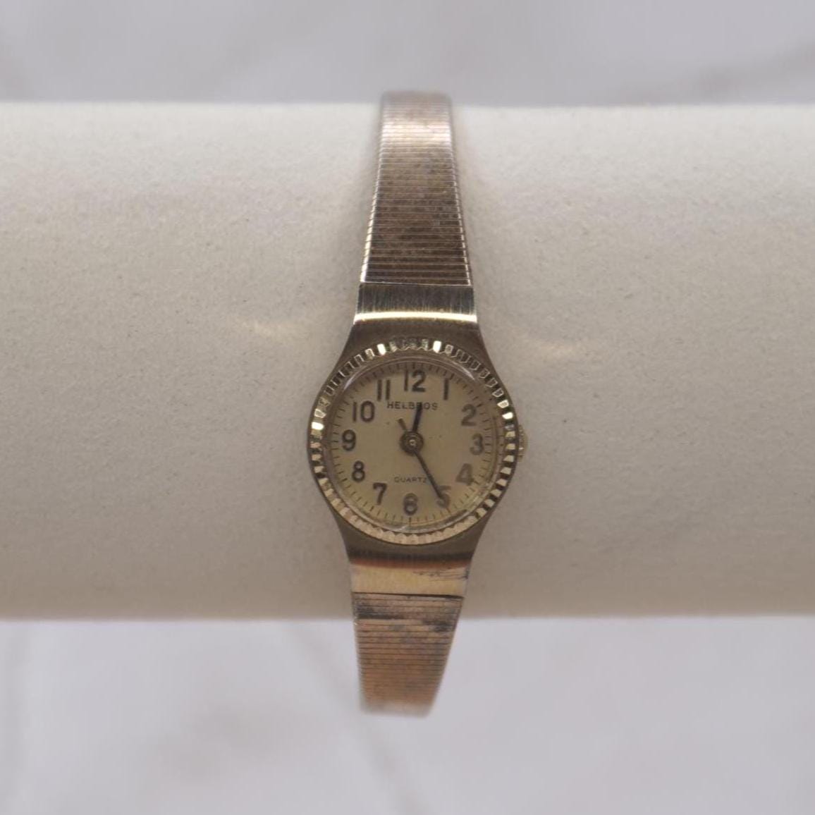 Vintage Helbros Stretch Band Dainty Watch Needs Battery Vintage | Accessories | Vintage Helbros Stretch Band Dainty  main image 4